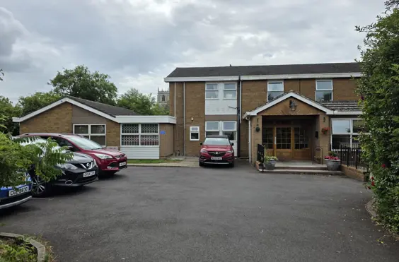 Alderlea Care Home - An outside view of the home