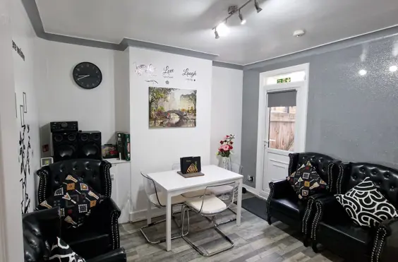 Warm Melody Retreat - outside view of care home