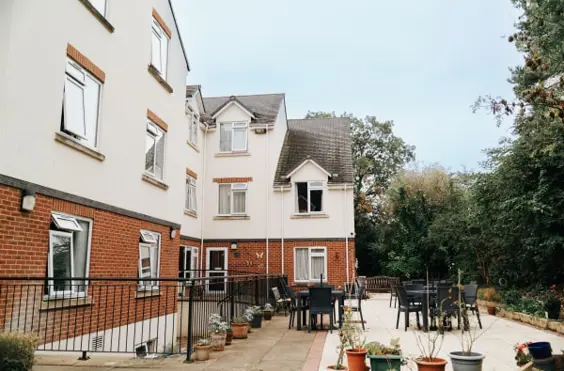 Argentum Lodge - outside view of care home