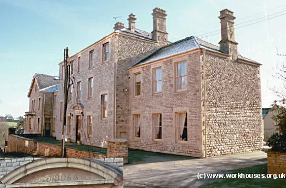 Kingsley House - An outside view of the home