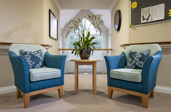 The Lakes Care Centre - outside view of care home