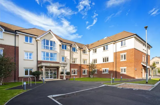 Ridgeway Rise - outside view of care home