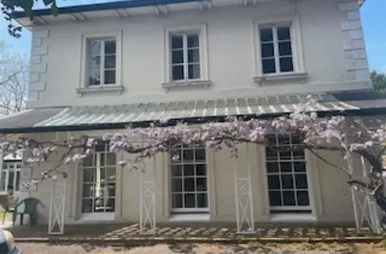 Carisbrooke Nursing Home - outside view of care home