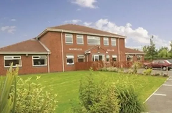 Moorgate Hollow - outside view of care home