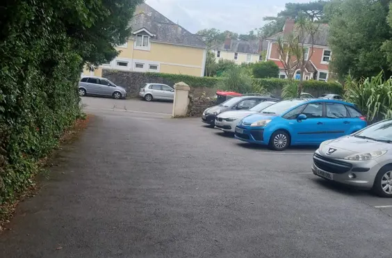 Riviera Court - outside view of care home