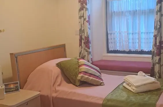 Silverleigh Cedars - outside view of care home