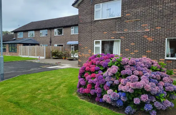 Laburnum House Shaw Limited - outside view of care home