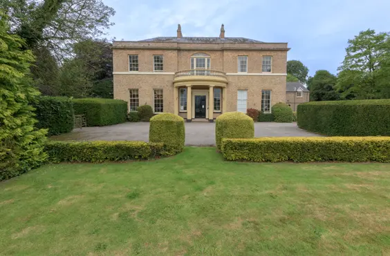 Oaktree Hall & Lodge - outside view of care home