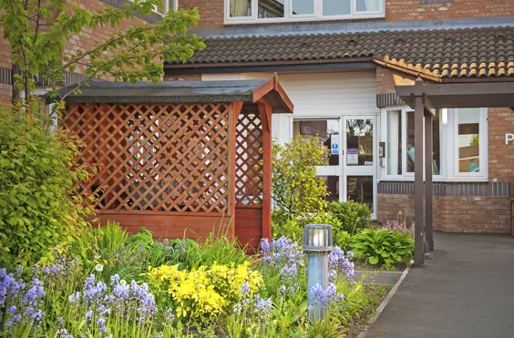 Palmersdene - outside view of care home