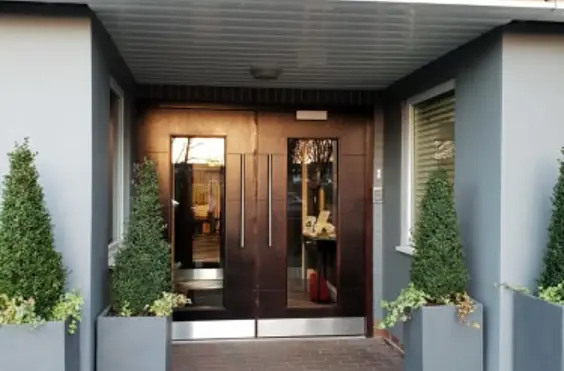 Thornbury Care Centre - outside view of care home