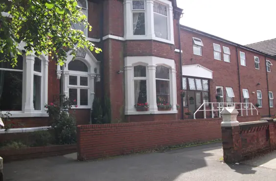 Thorncliffe Grange - outside view of care home