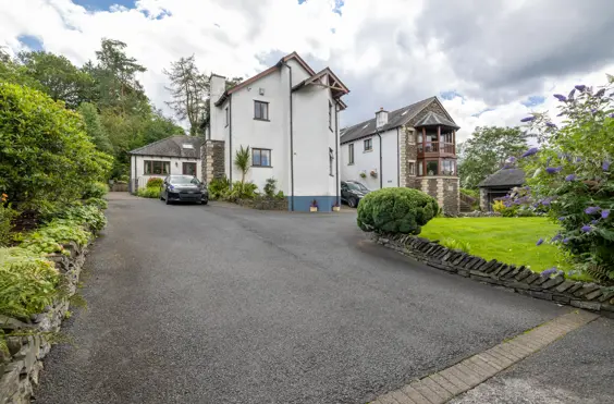 Twin Oaks - outside view of care home