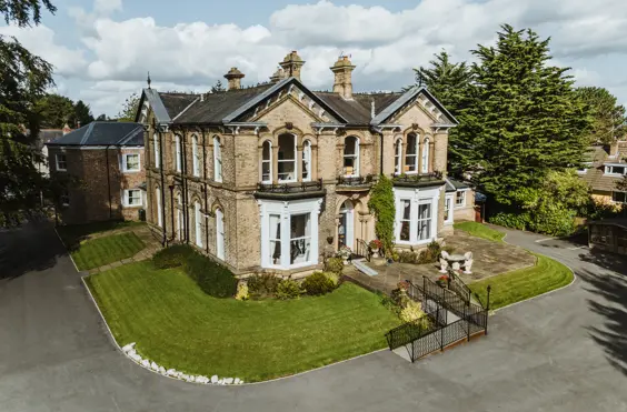 Swanland House - outside view of care home