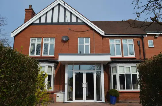 Glyn Thomas House - outside view of care home