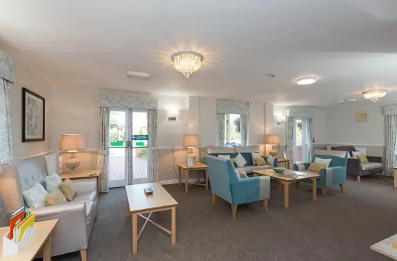 Kingscourt - outside view of care home