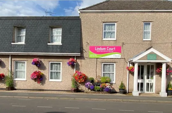 Lindum Court - outside view of care home