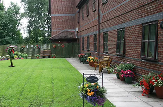 Westleigh Lodge - outside view of care home