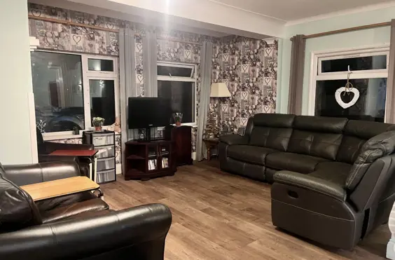 Hadleigh Court - outside view of care home