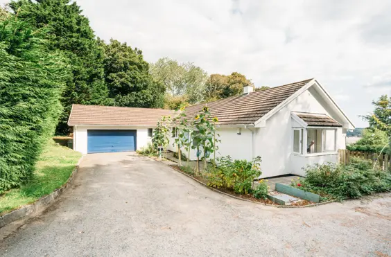 Comprigney Vean - outside view of care home