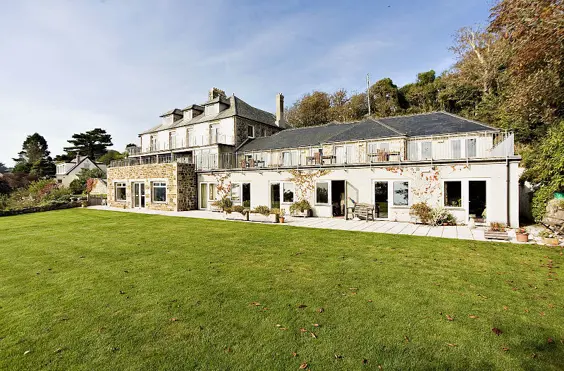 Porthgwara Nursing Home - outside view of care home