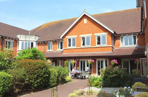 Grovelands - outside view of care home