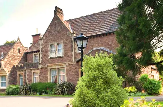 Waltham House - outside view of care home