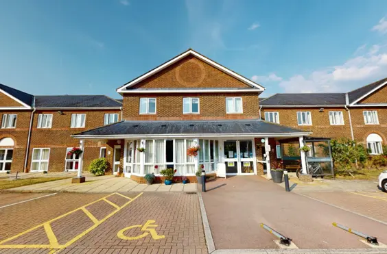 Brendoncare Alton - outside view of care home
