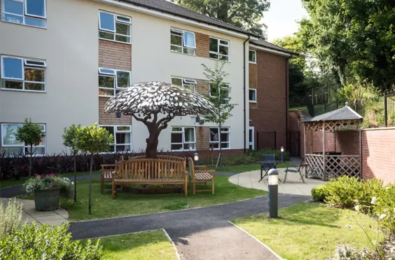 Chesham Leys - outside view of care home
