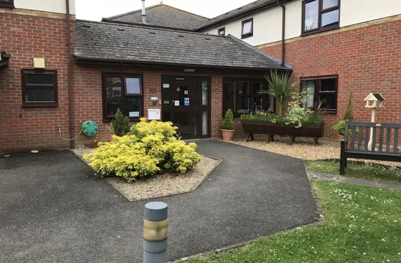 Shaftesbury Court (High Street) - outside view of care home