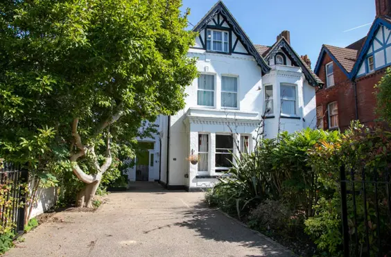 Park View - outside view of care home