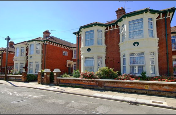 Alton Manor Care Home - Portsmouth - outside view of care home