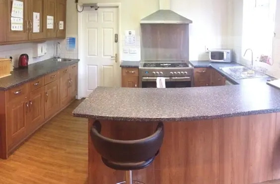 Worting Road (The Whispers) - outside view of care home