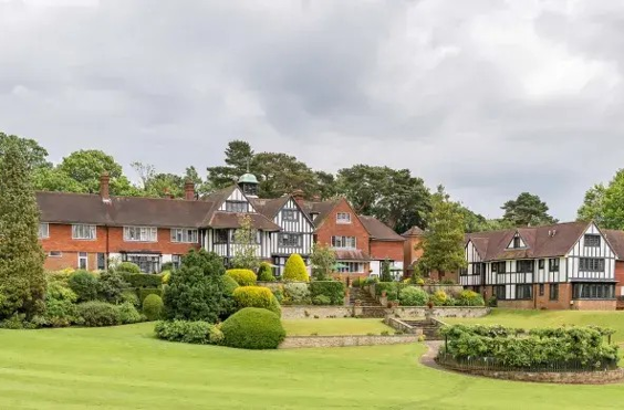 The Reigate Beaumont - outside view of care home