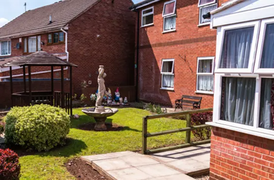 Roxburgh House (West Midlands) - outside view of care home