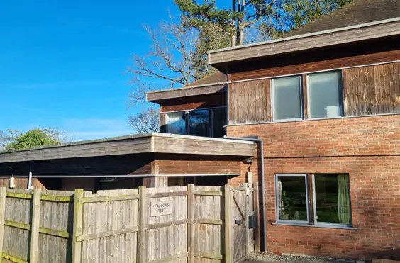 Falcons Rest and Poachers Cottage - outside view of care home