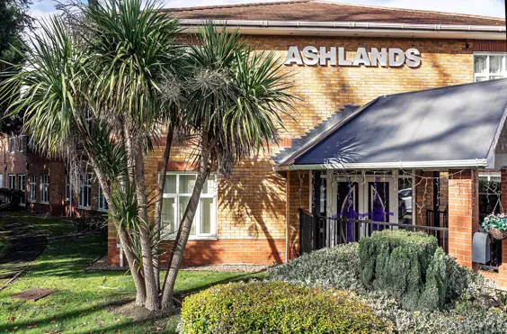 Stoneygate Ashlands - outside view of care home