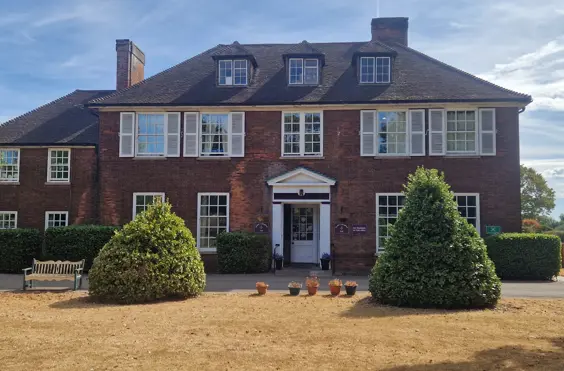South Collingham Hall - An outside view of the home
