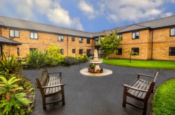 Braywood Gardens - outside view of care home