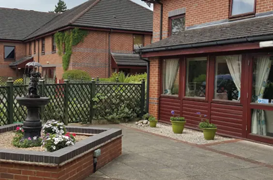 Silverwood (Nottingham) - outside view of care home