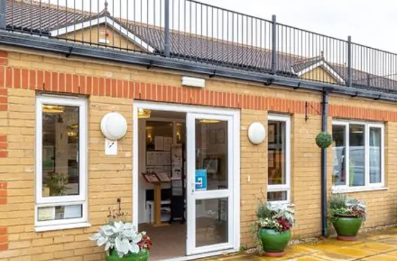 Oaklands (Essex) - outside view of care home