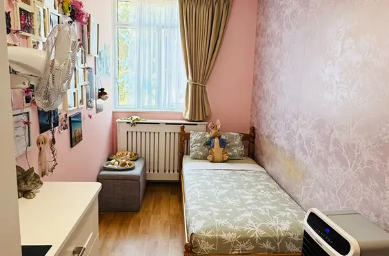 Norcrest - Photo of a typical bedroom