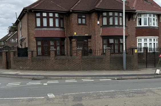 Micado Homes - Drayton Lodge - outside view of care home