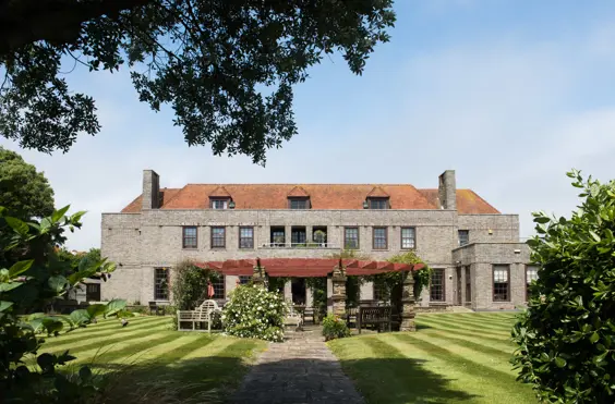 Barford Court - outside view of care home